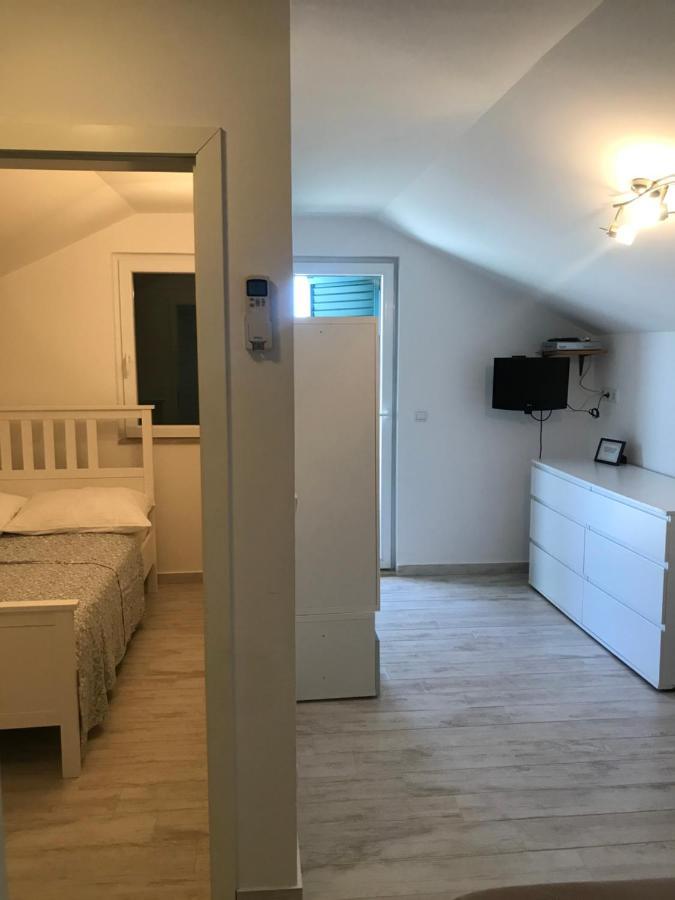 Guesthouse Davorka Bijelic Murter Eksteriør billede