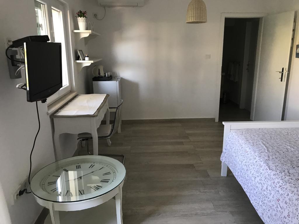 Guesthouse Davorka Bijelic Murter Eksteriør billede